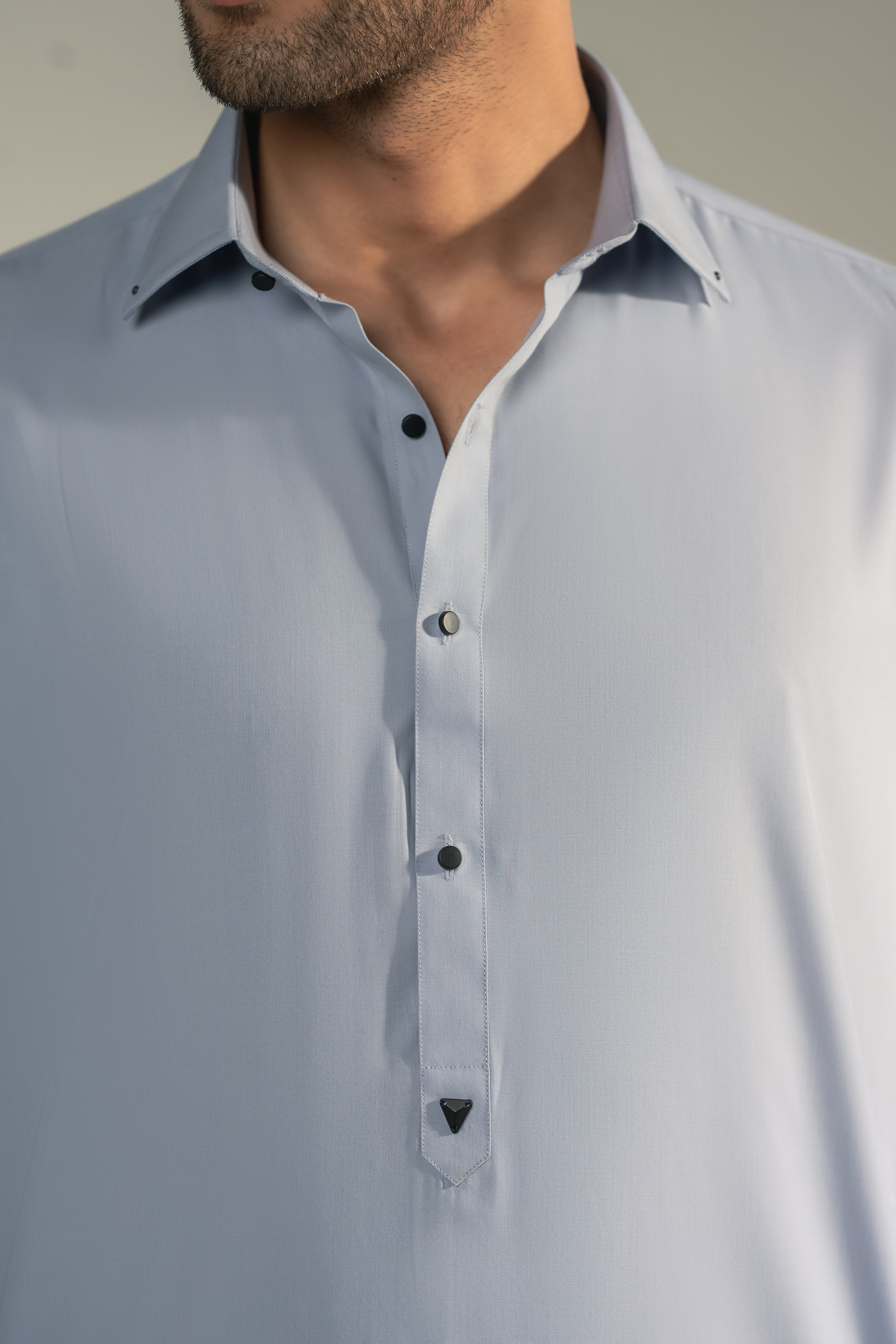 Aariz – Silver Mist Shalwar Kameez