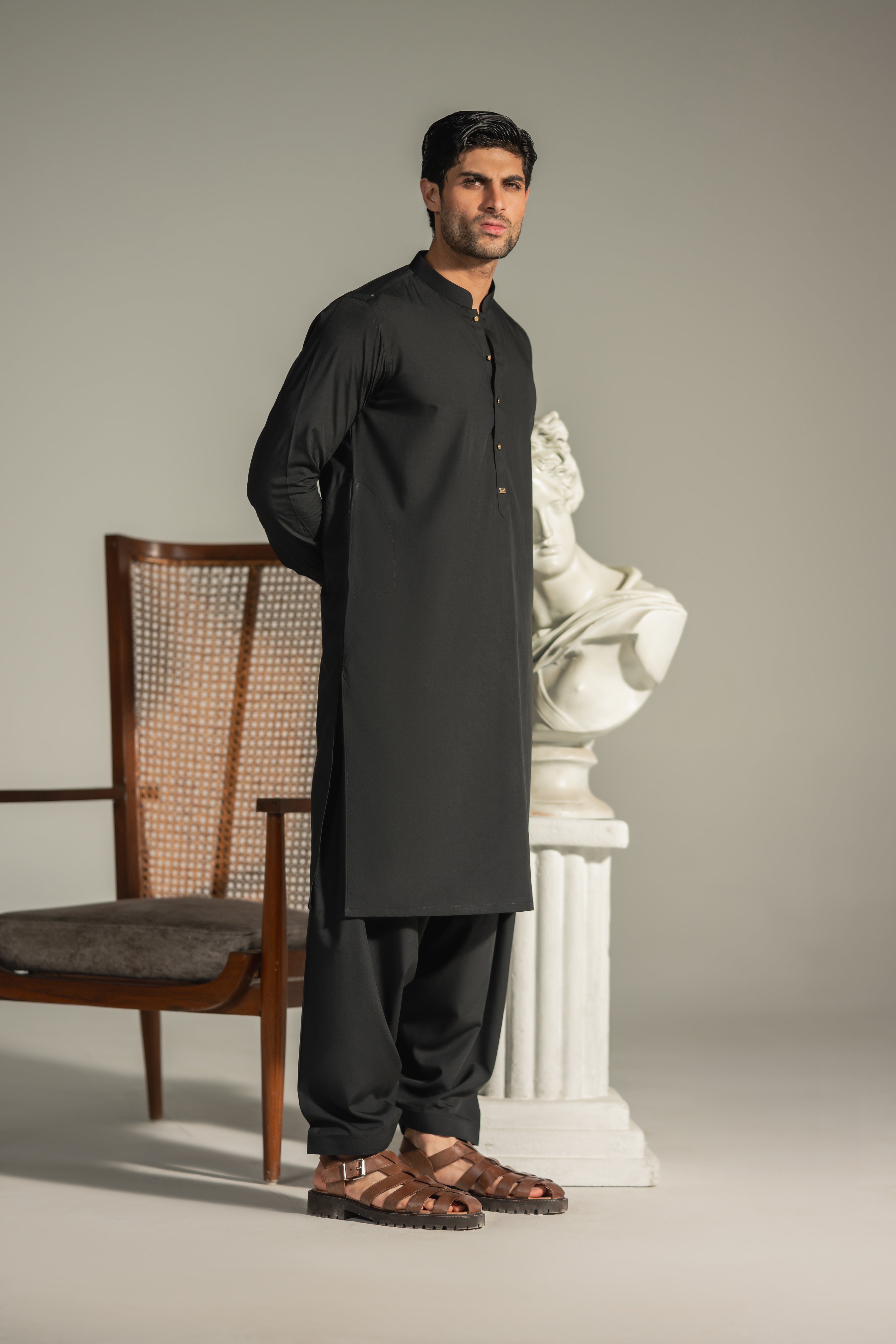 Azlan – Noir Sovereign Shalwar Kameez