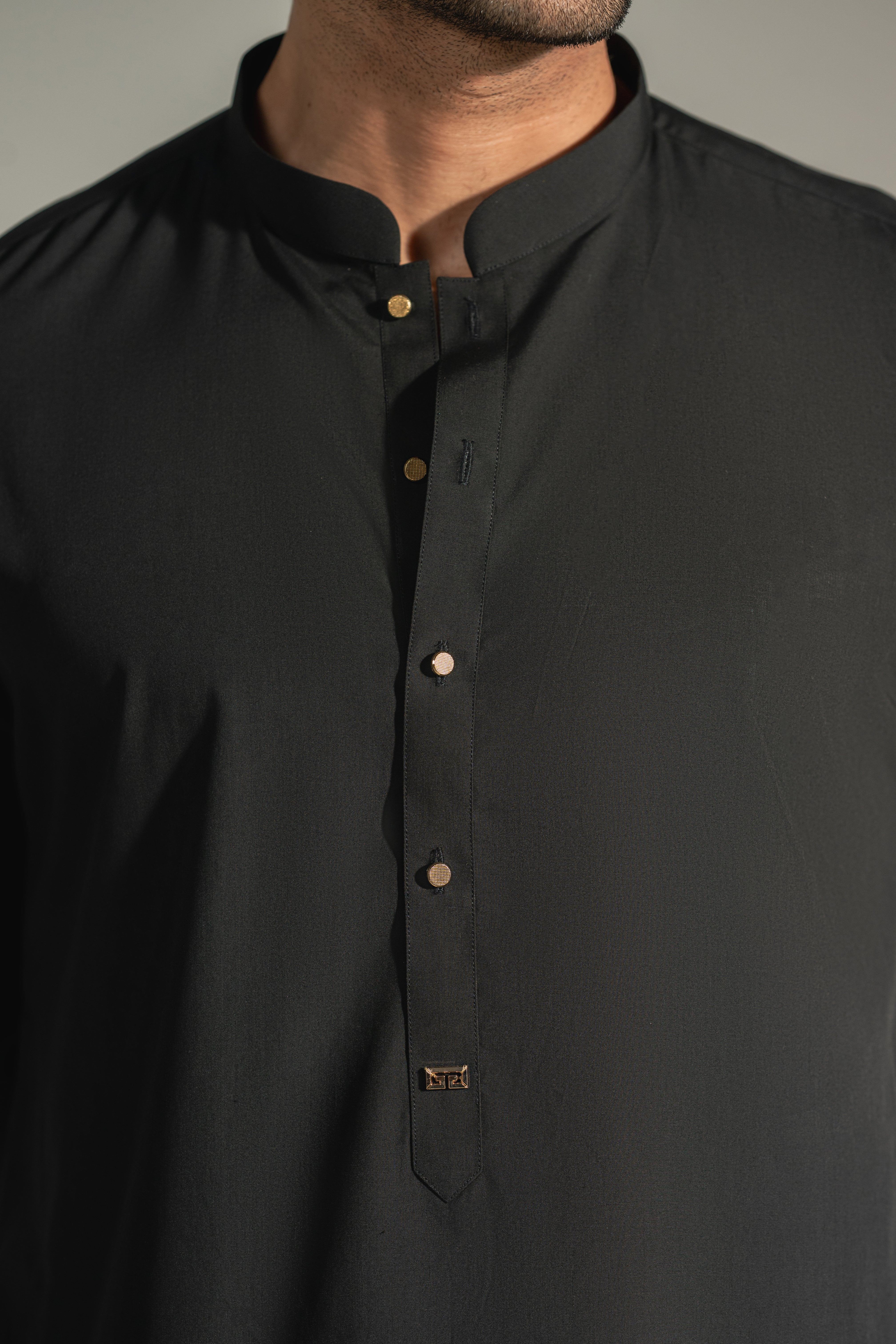 Azlan – Noir Sovereign Shalwar Kameez